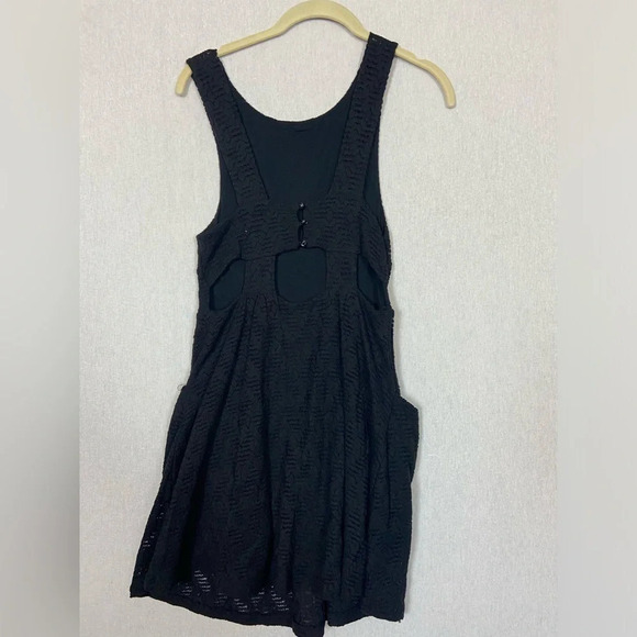 Free People black lace overlay pocket cut-out mini dress Sz XS - Picture 4 of 14
